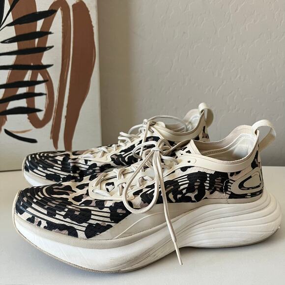 APL Streamline Leopard Animal Print Lace Up Athletic Running Sneakers Size 7.5 - Picture 1 of 12